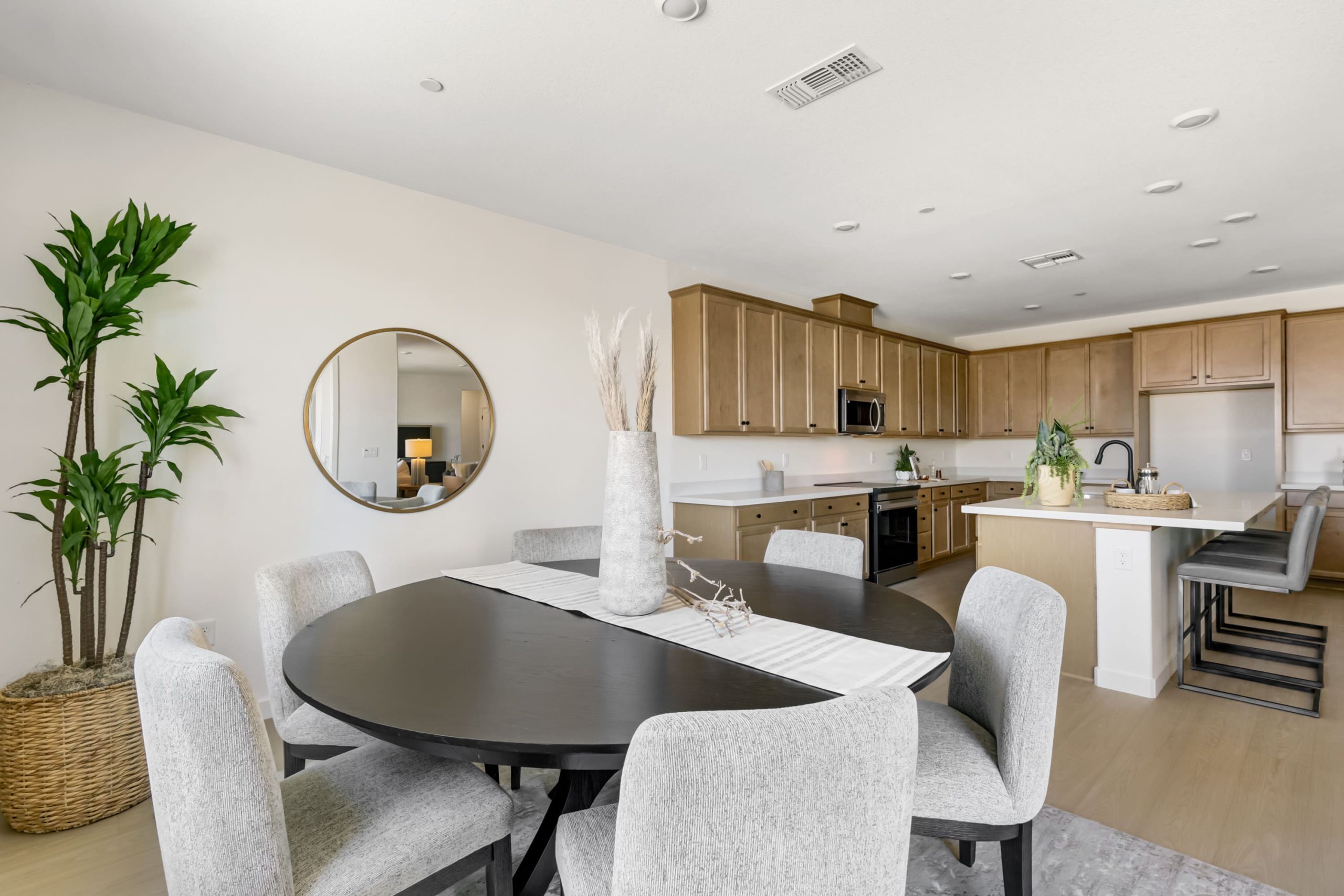Buntline Way, Sacramento - Premiere Home Staging & Design