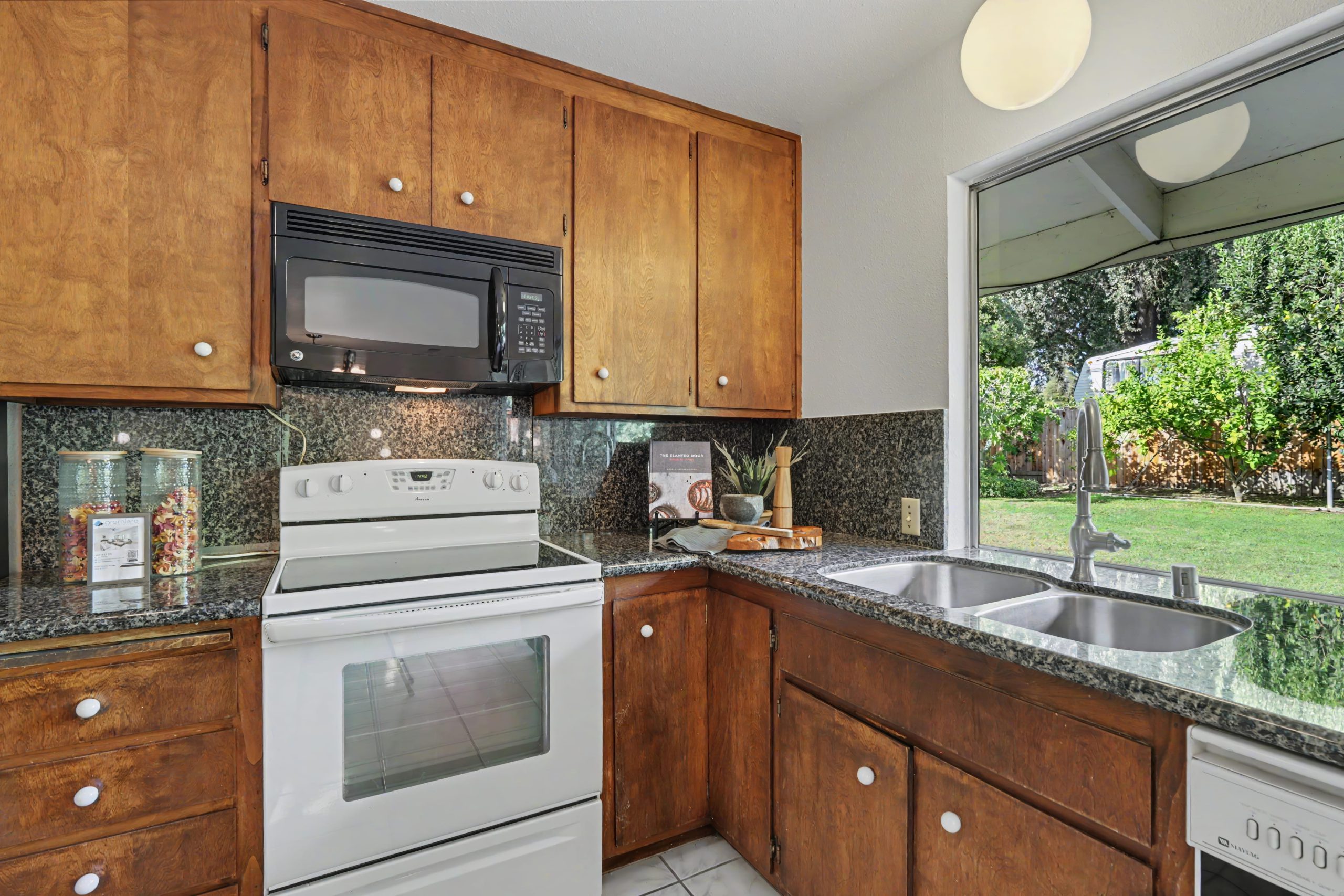 American River Dr, Sacramento - Premiere Home Staging & Design