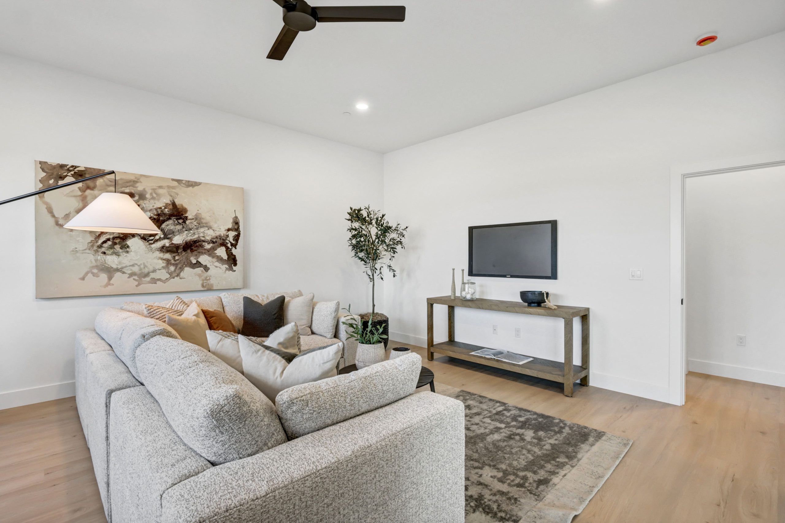 Agave Ct, Roseville - Premiere Home Staging & Design
