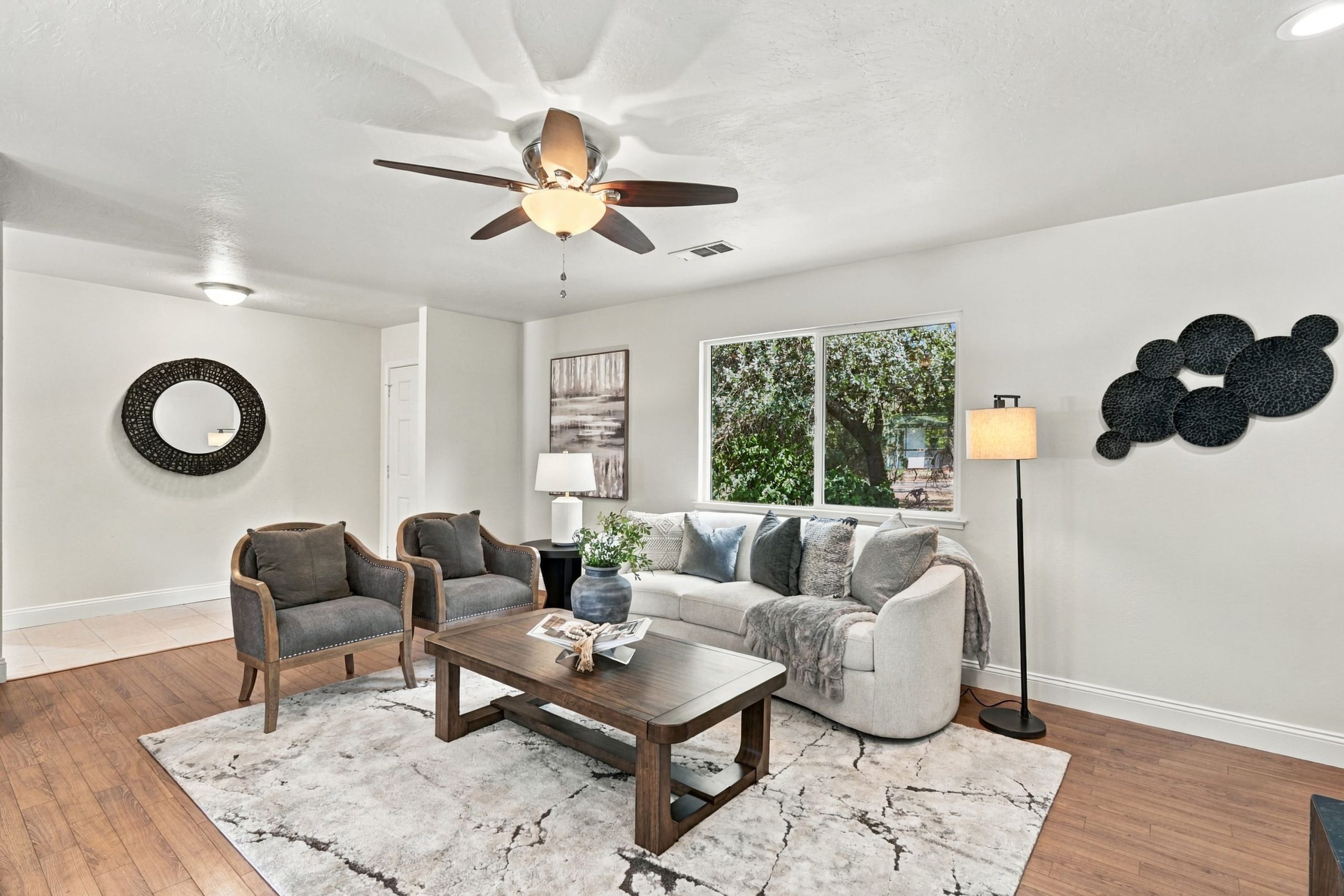Chapel View Ln, Citrus Heights - Premiere Home Staging & Design