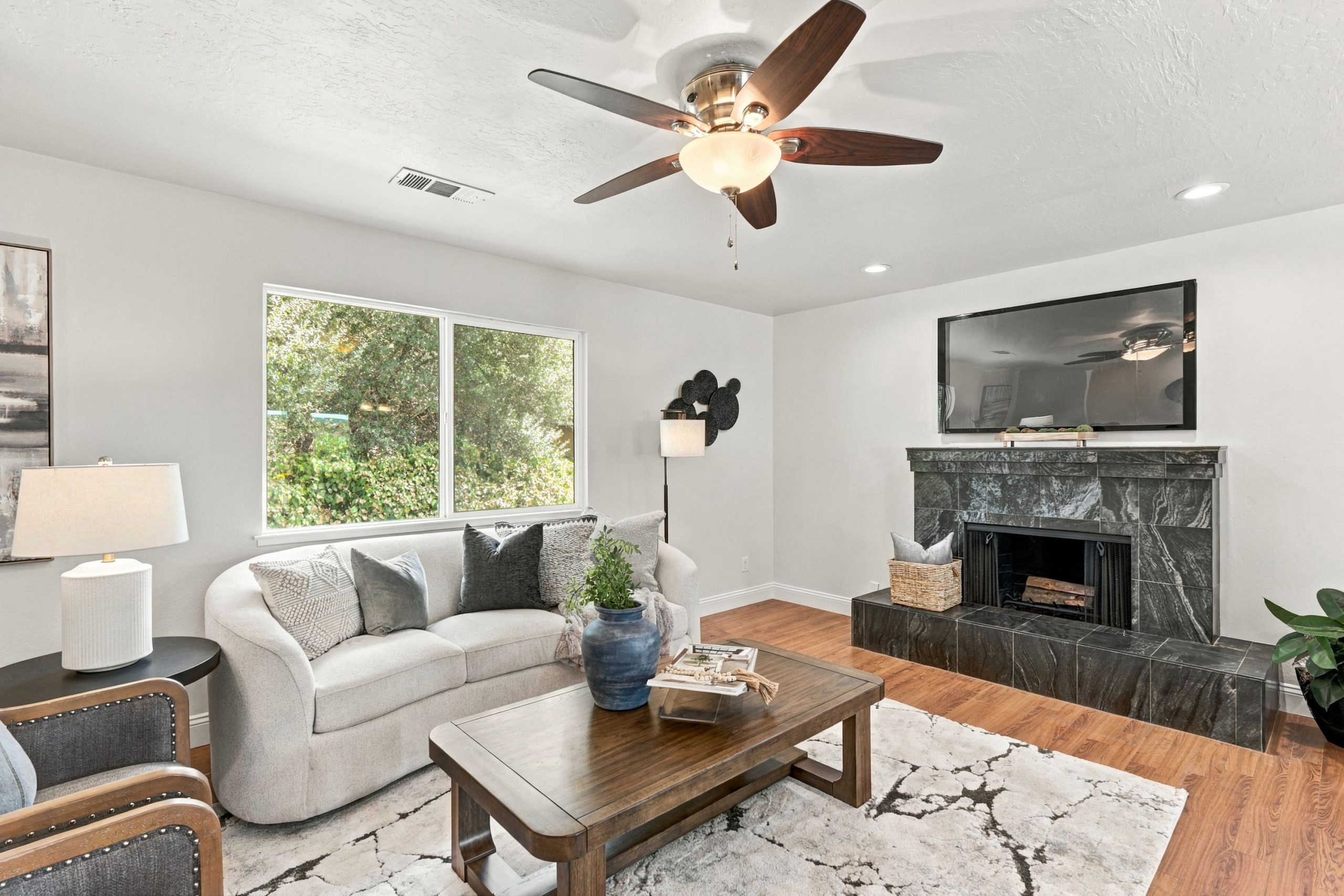 Chapel View Ln, Citrus Heights - Premiere Home Staging & Design