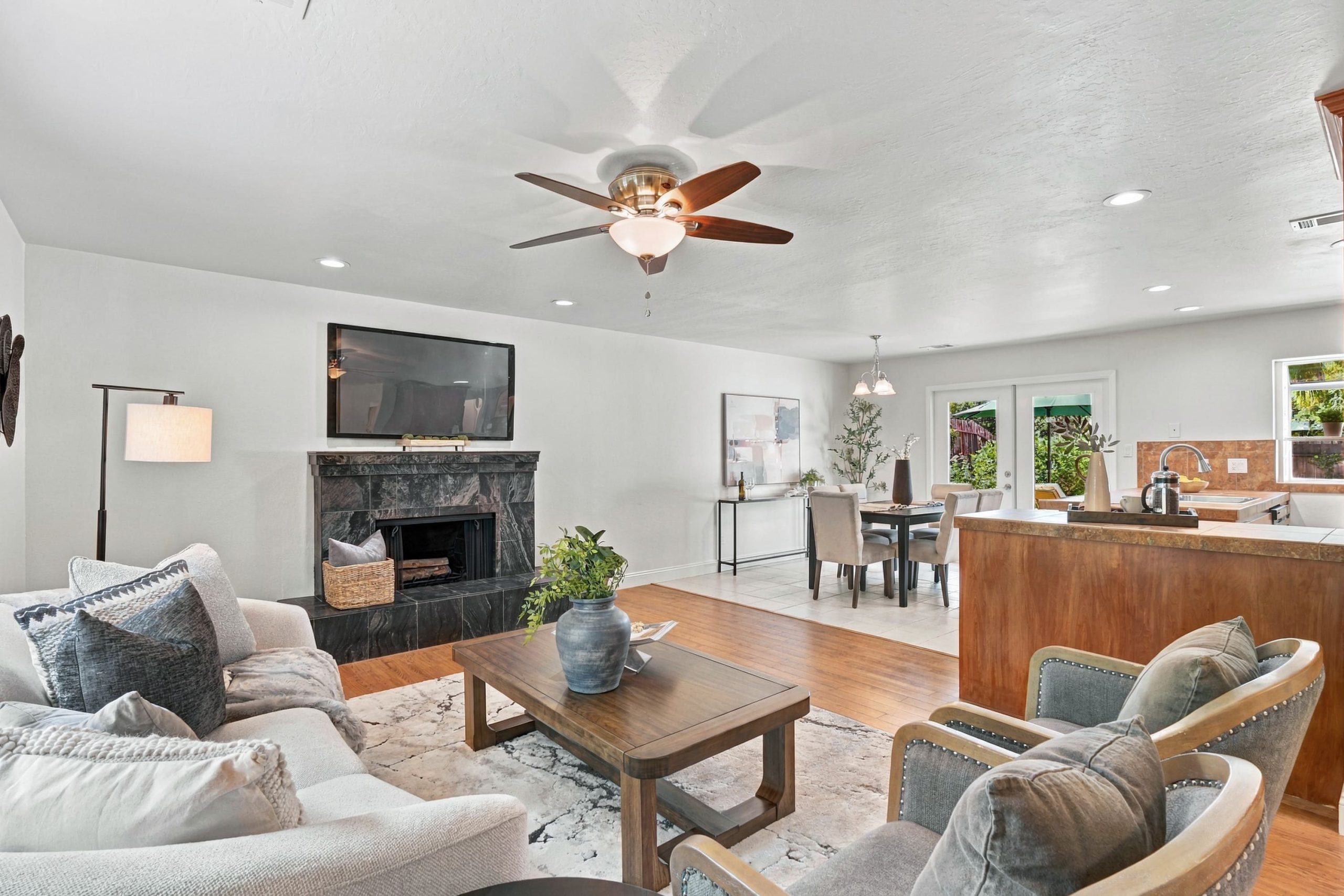 Chapel View Ln, Citrus Heights - Premiere Home Staging & Design