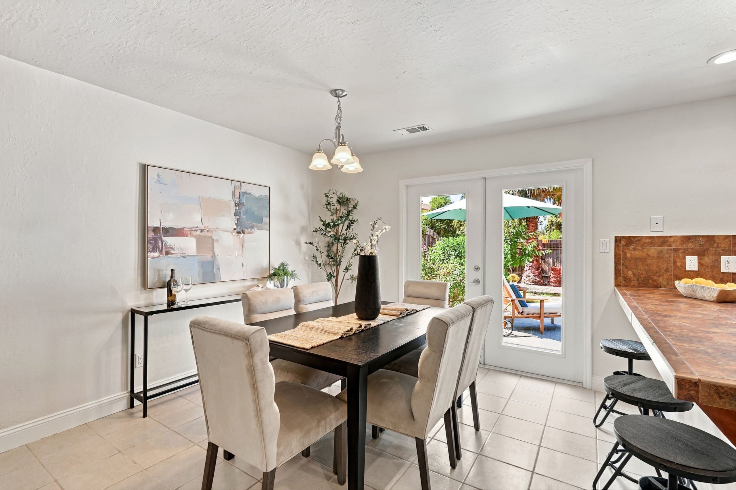 Chapel View Ln, Citrus Heights - Premiere Home Staging & Design