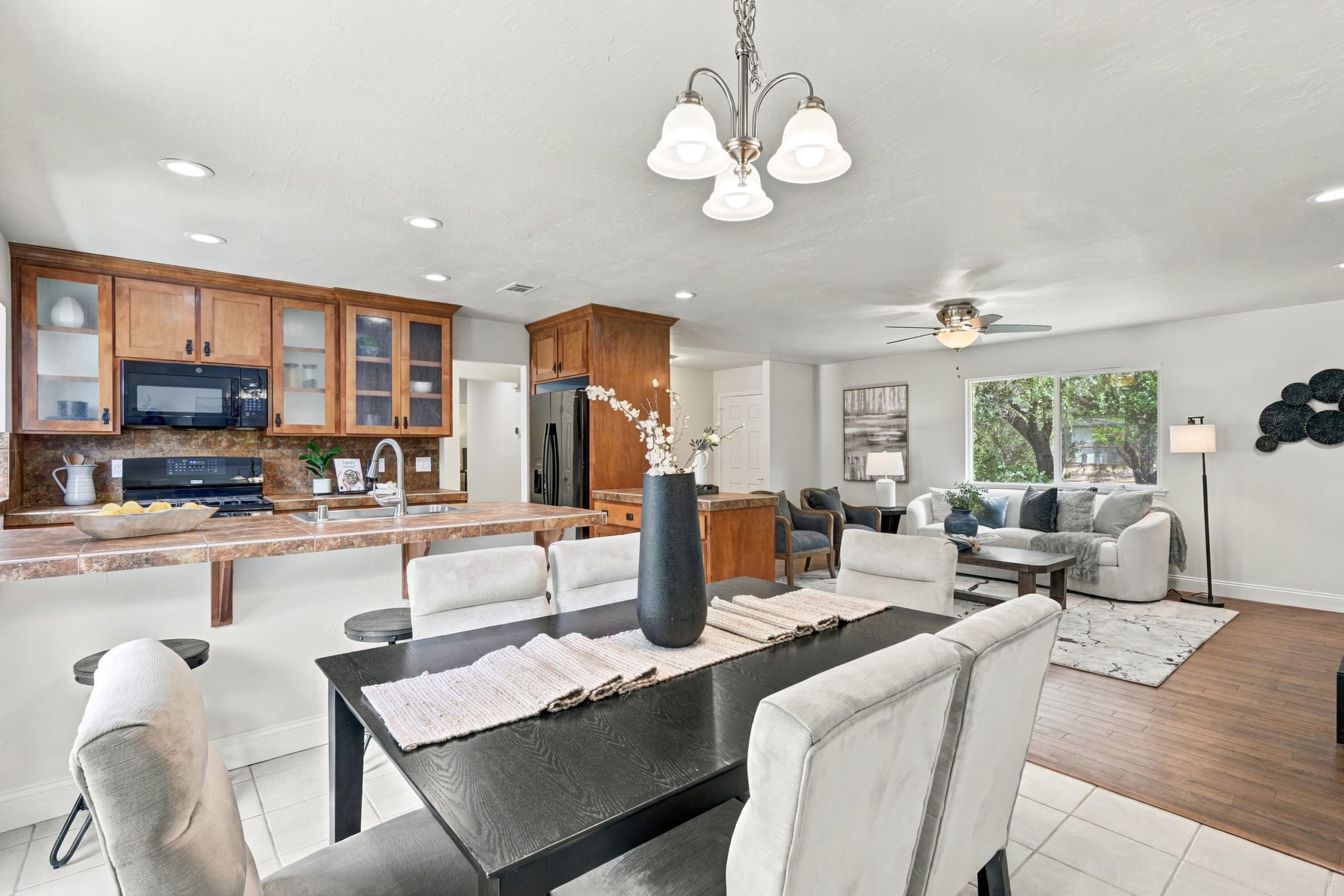 Chapel View Ln, Citrus Heights - Premiere Home Staging & Design