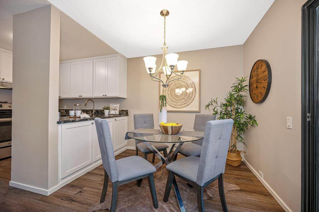 Woodside Sierra, Sacramento - Premiere Home Staging & Design