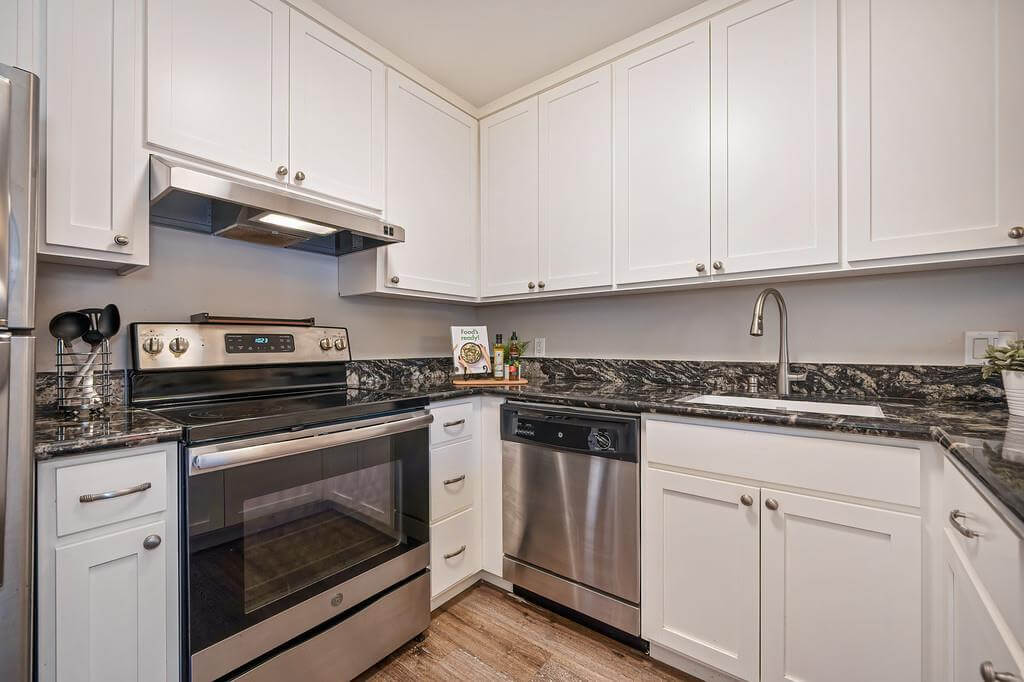 Woodside Sierra, Sacramento - Premiere Home Staging & Design