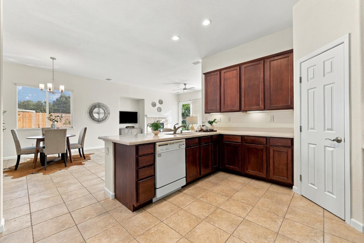 Coppola Cir, Elk Grove - Premiere Home Staging & Design