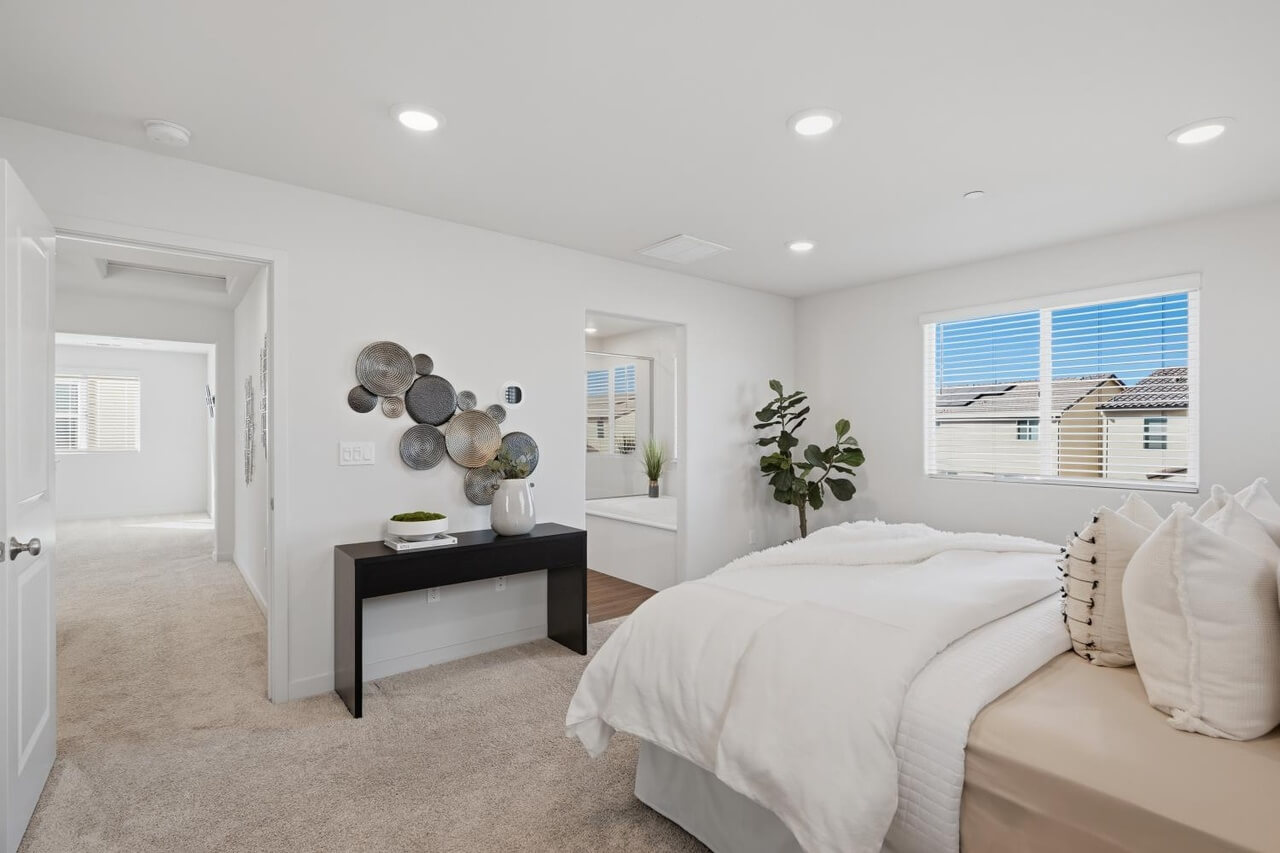 Dutch Creek St, West Sacramento - Premiere Home Staging & Design