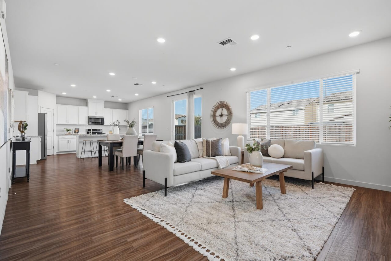 Dutch Creek St, West Sacramento - Premiere Home Staging & Design