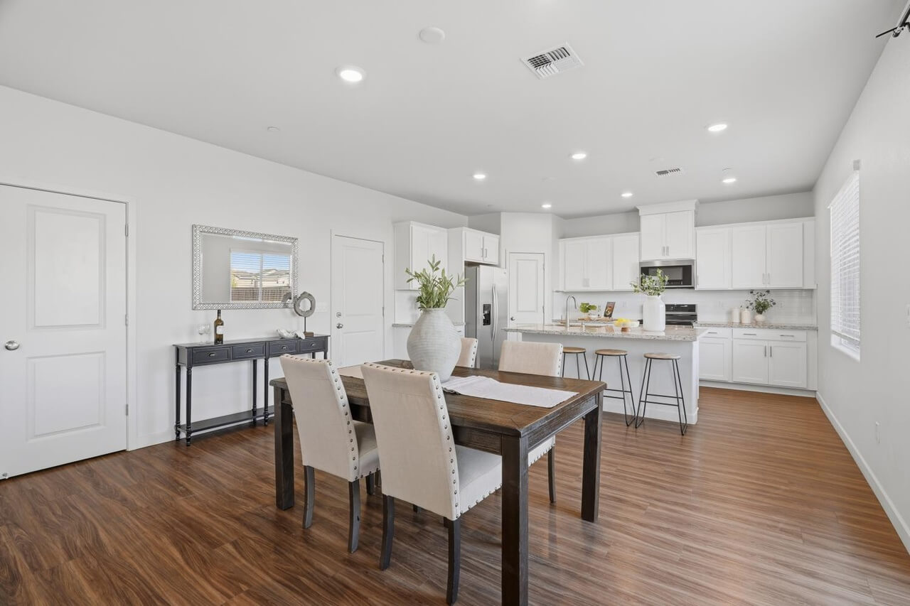 Dutch Creek St, West Sacramento - Premiere Home Staging & Design