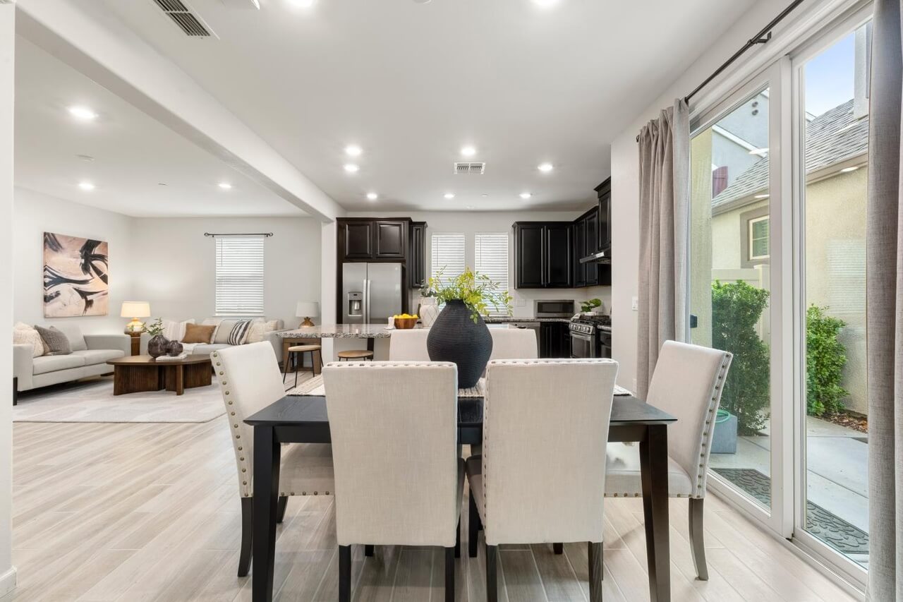 Juniper Lake Aly, Sacramento - Premiere Home Staging & Design