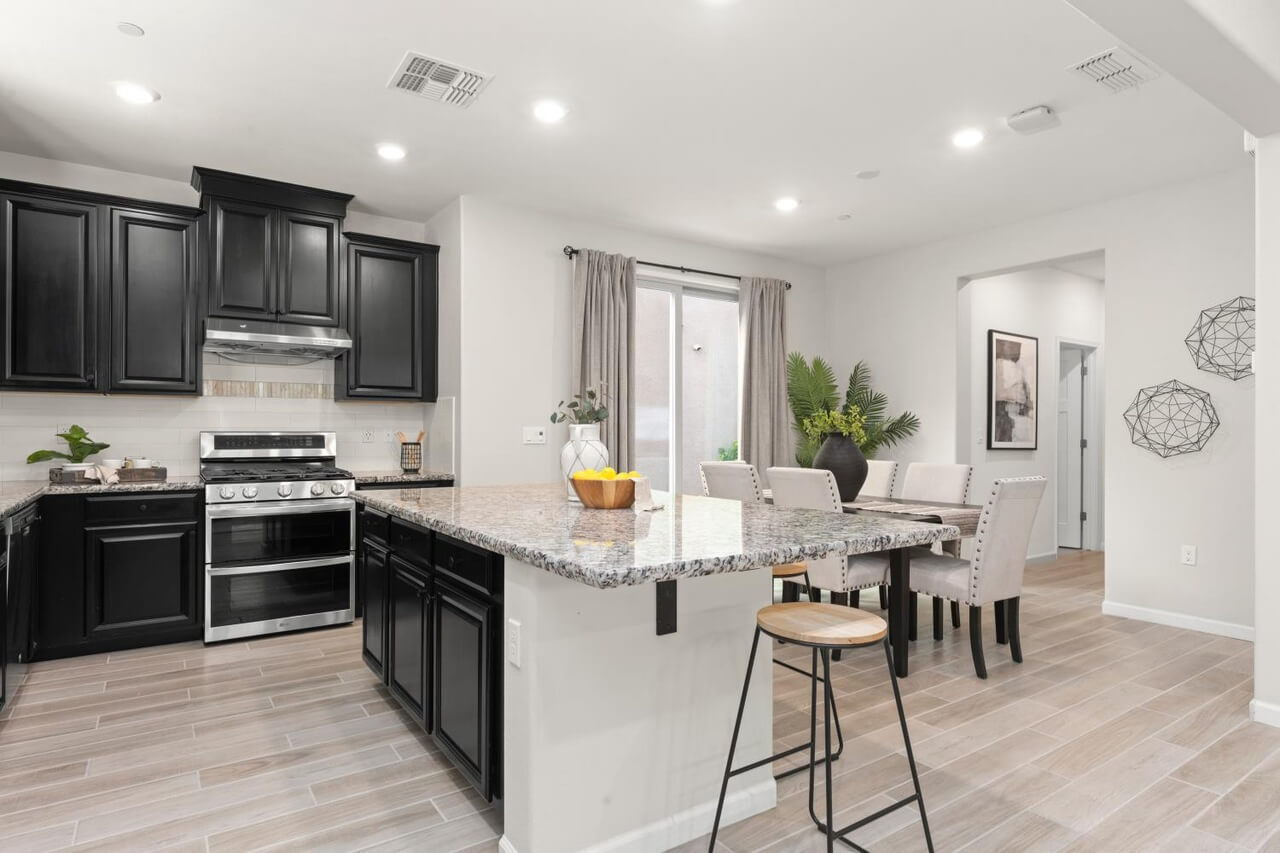 Juniper Lake Aly, Sacramento - Premiere Home Staging & Design