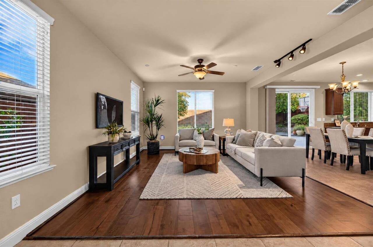 Lennon Dr, Roseville - Premiere Home Staging & Design