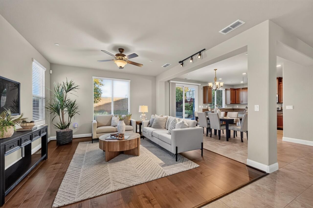Lennon Dr, Roseville - Premiere Home Staging & Design