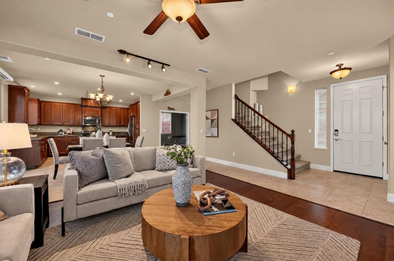 Lennon Dr, Roseville - Premiere Home Staging & Design