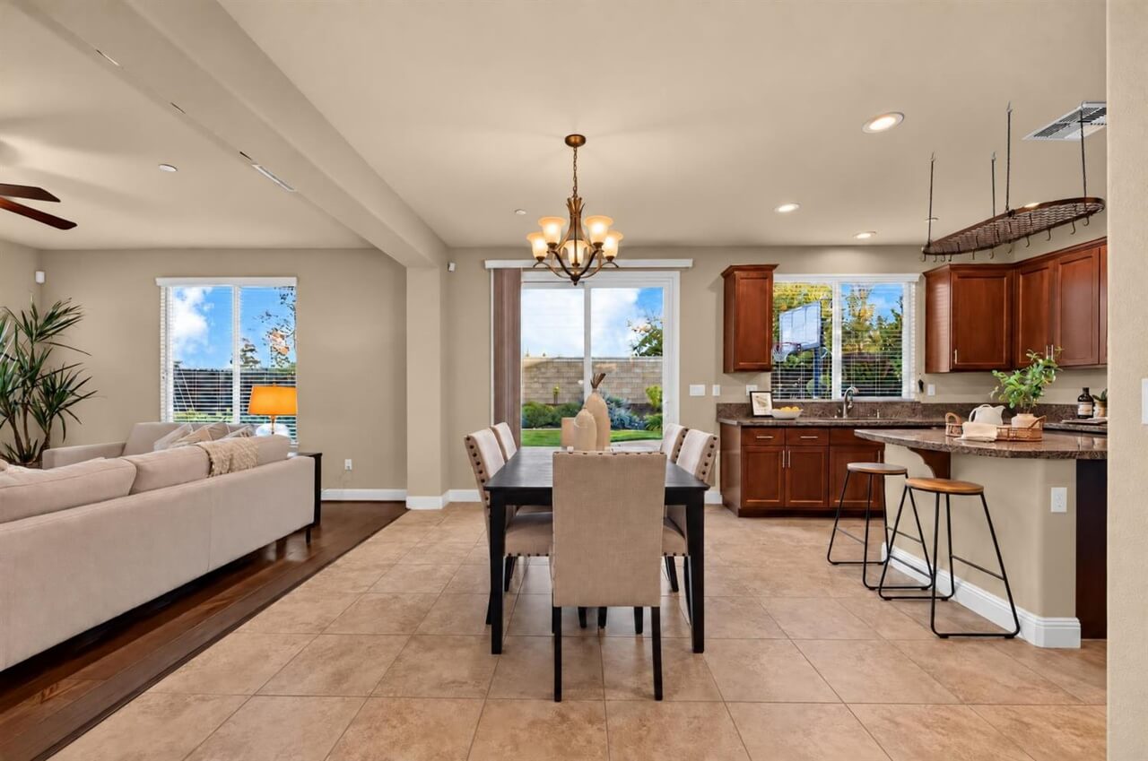Lennon Dr, Roseville - Premiere Home Staging & Design