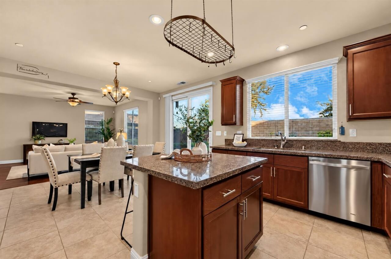 Lennon Dr, Roseville - Premiere Home Staging & Design